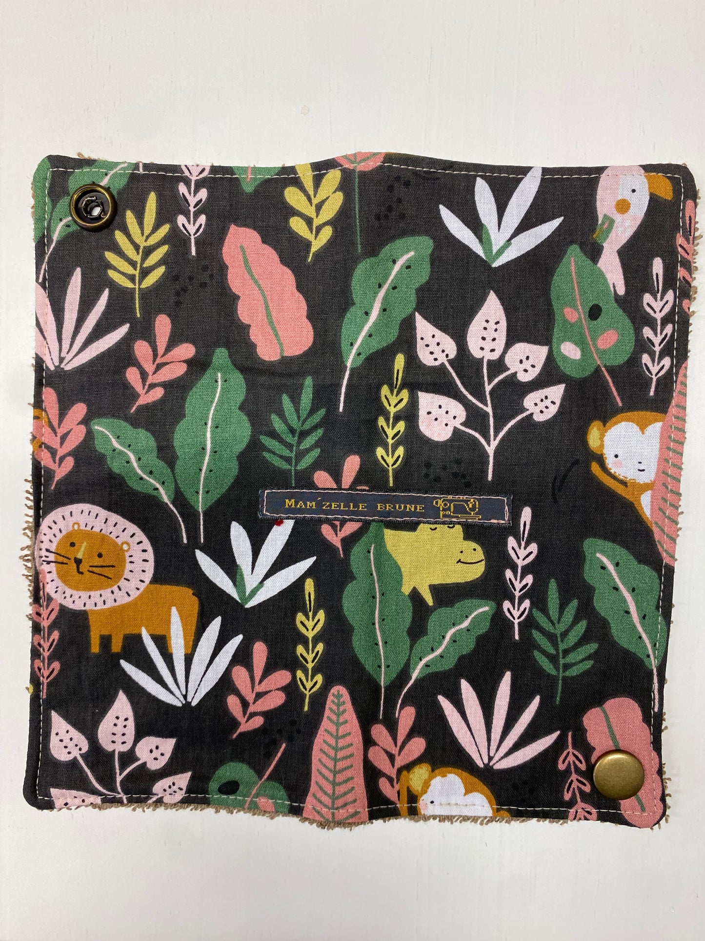 Pochette savon jungle fond noir